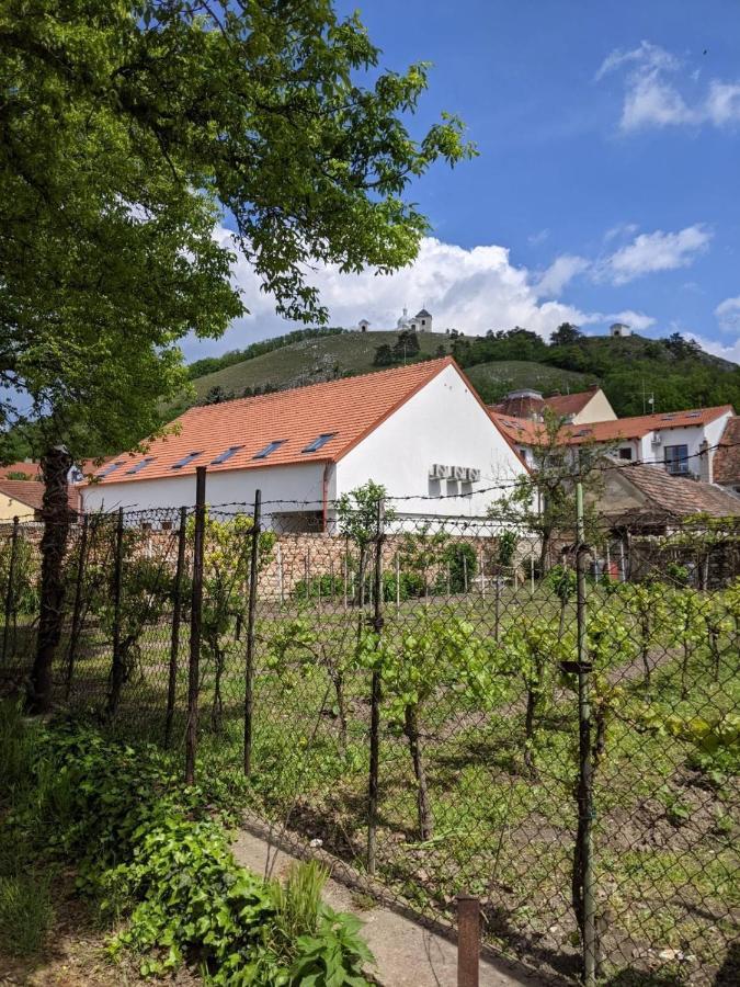 Rv Apartman Mikulov Exteriör bild